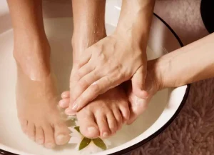 How to Massage Swollen Feet and Legs